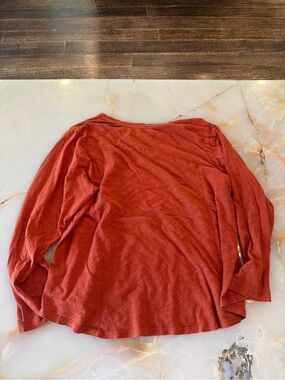 Old Navy Long-Sleeve Tee in Burnt Orange